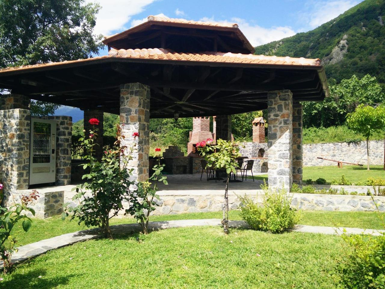 Hotel Yades Pozar Káto Loutrákion Exterior foto